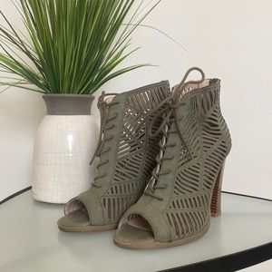 Beautiful tie up heels- Never Worn